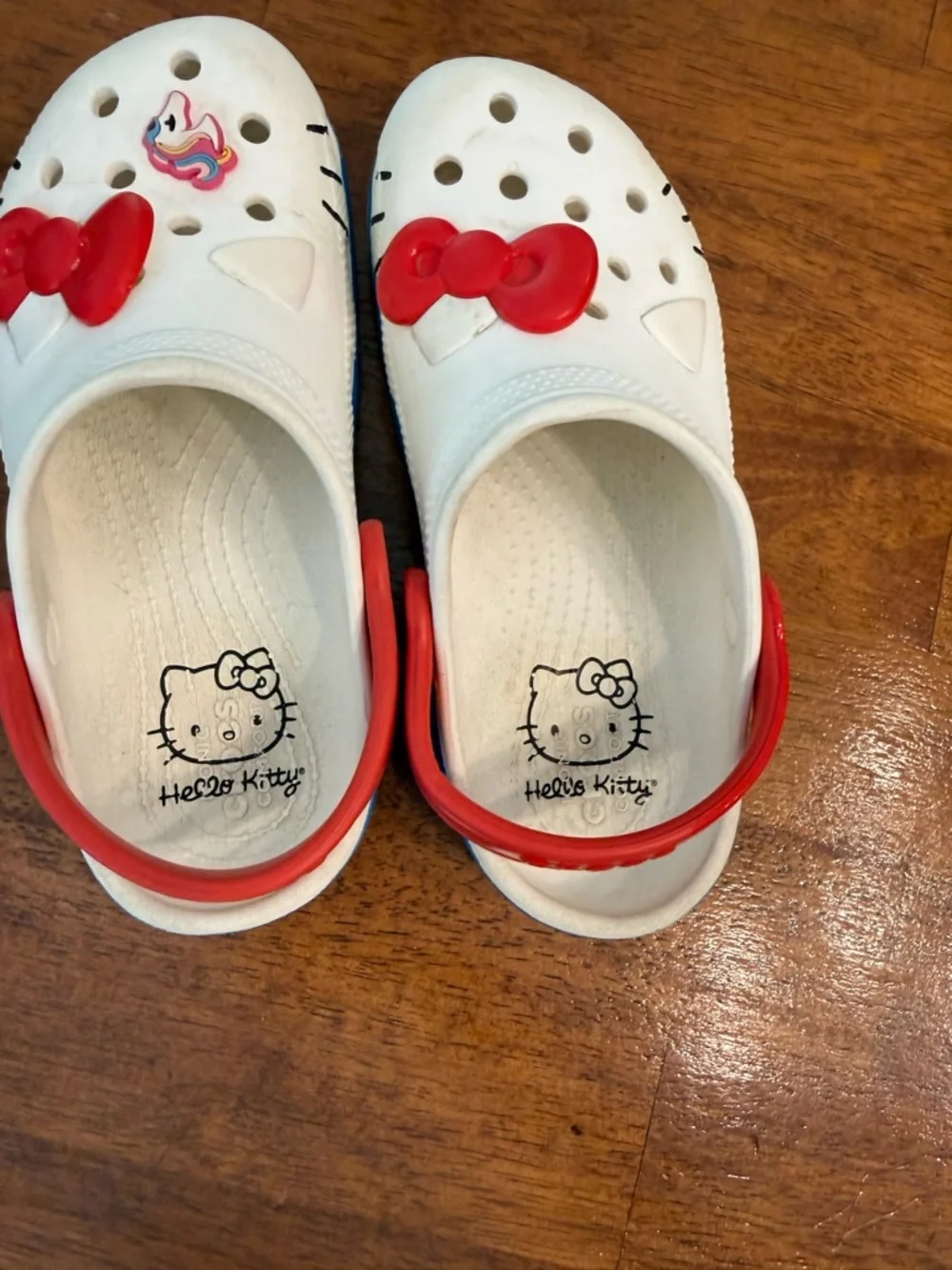 Crocs Hello Kitty 50th Anniversary I Am Classic Clogs Kids white red blue 13